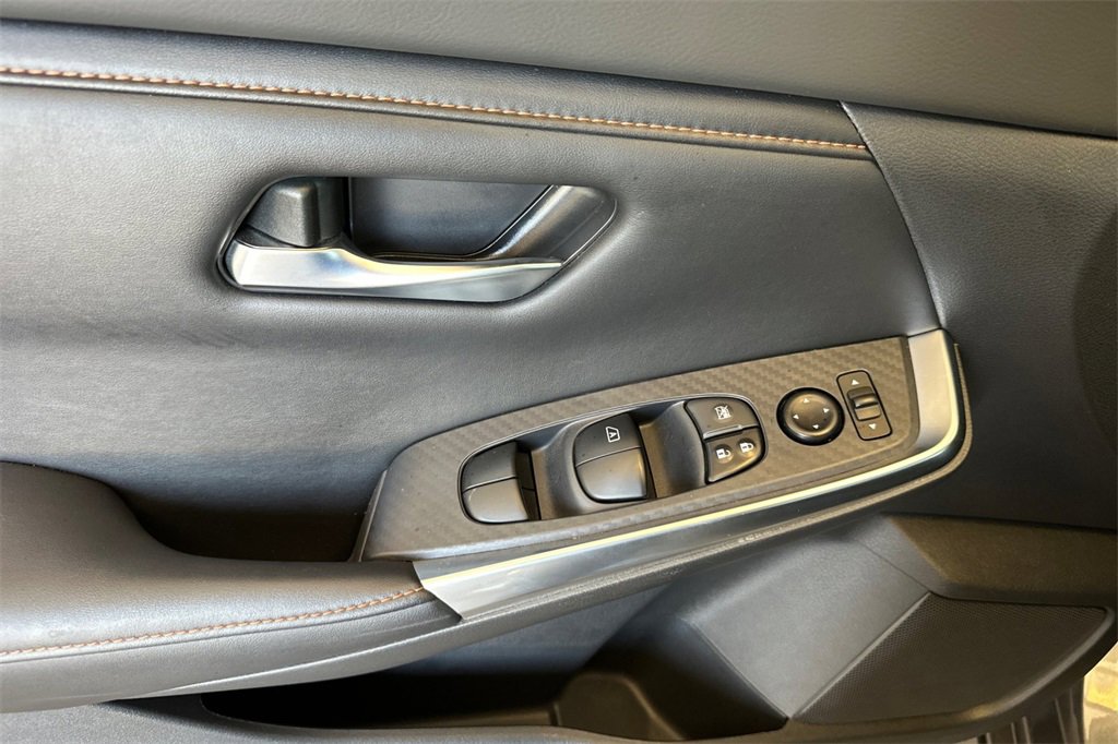 2023 Nissan Sentra SR photo 11