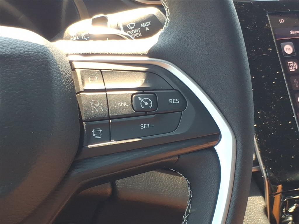 2025 Jeep Grand Cherokee Laredo X photo 15