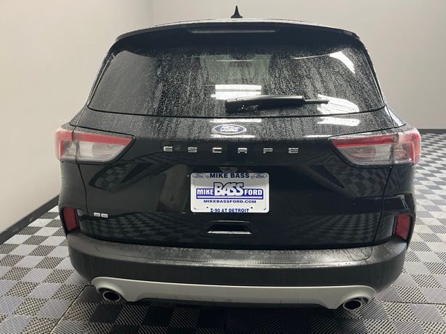 2022 Ford Escape SE photo 4