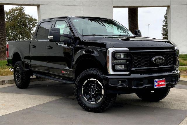 2026 Ford F-250 Lariat photo 2