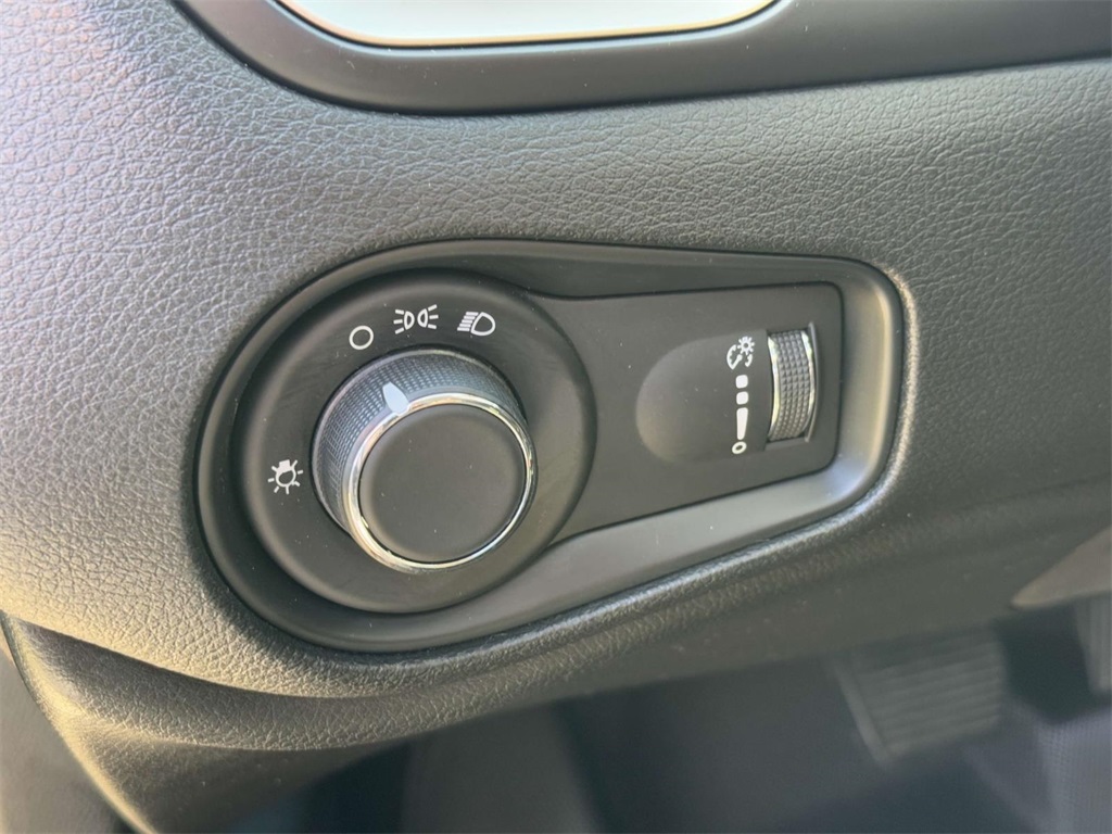 2017 Jeep Renegade Sport photo 26
