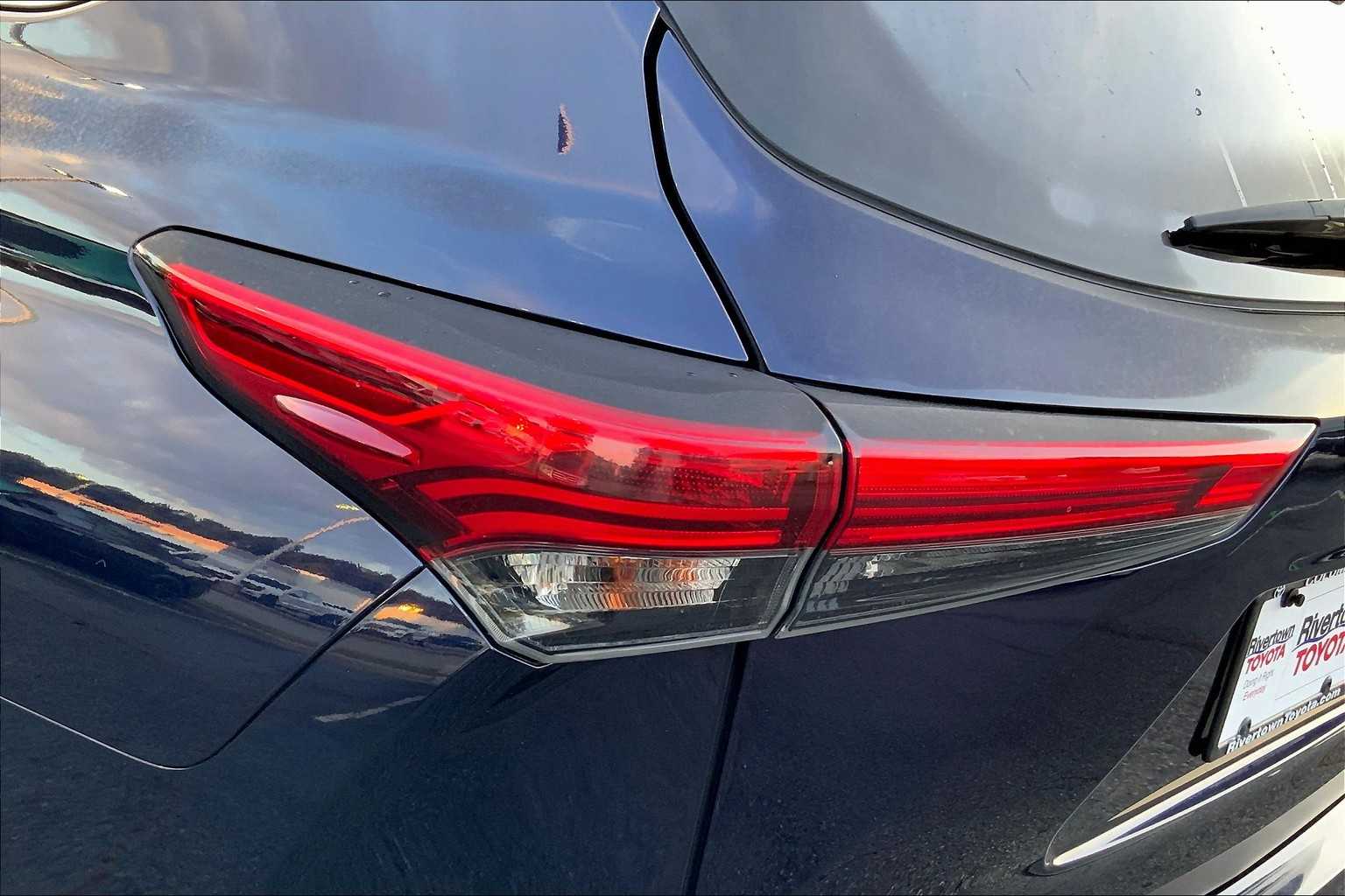 2023 Toyota Highlander XLE photo 25