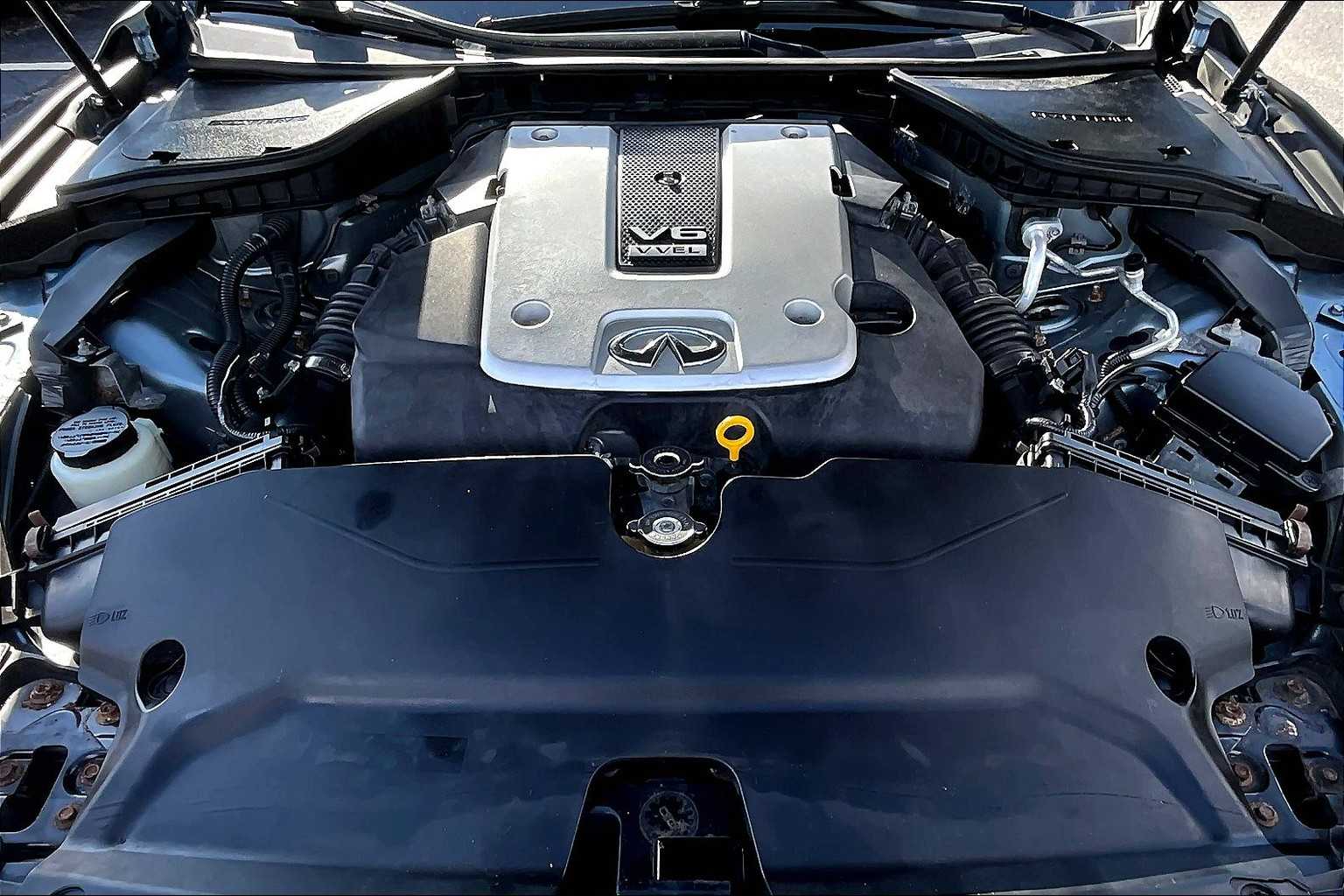 2014 Infiniti Q50 Premium photo 28