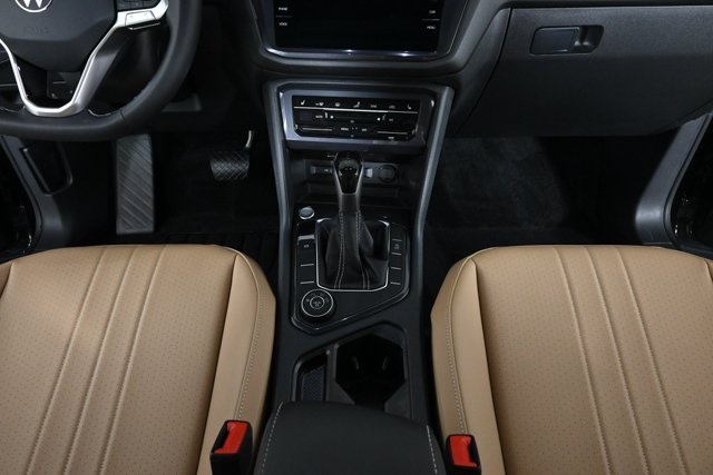 2024 Volkswagen Tiguan SE Wolfsburg Edition photo 18