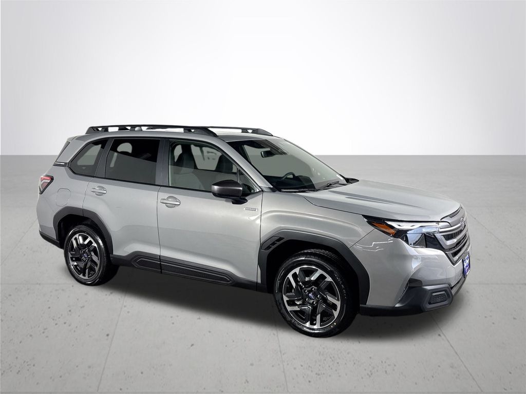 2025 Subaru Forester Premium photo 4
