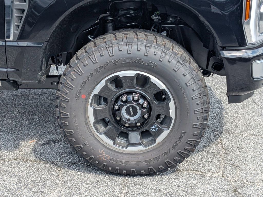 2025 Ford F-250 Platinum photo 10