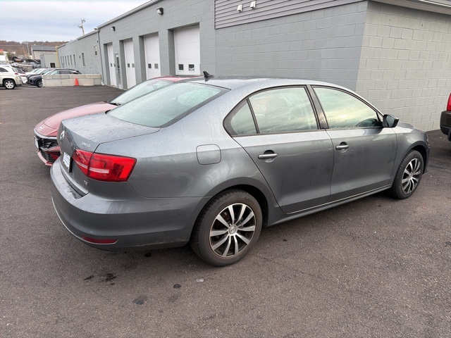 2015 Volkswagen Jetta 1.8T SE photo 2