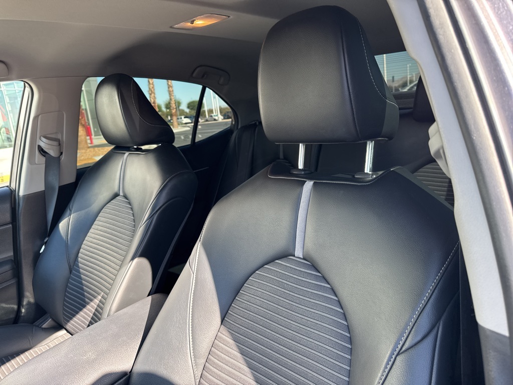 2022 Toyota Camry SE photo 15