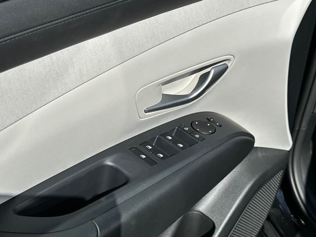 2025 Hyundai Tucson SEL Convenience photo 10