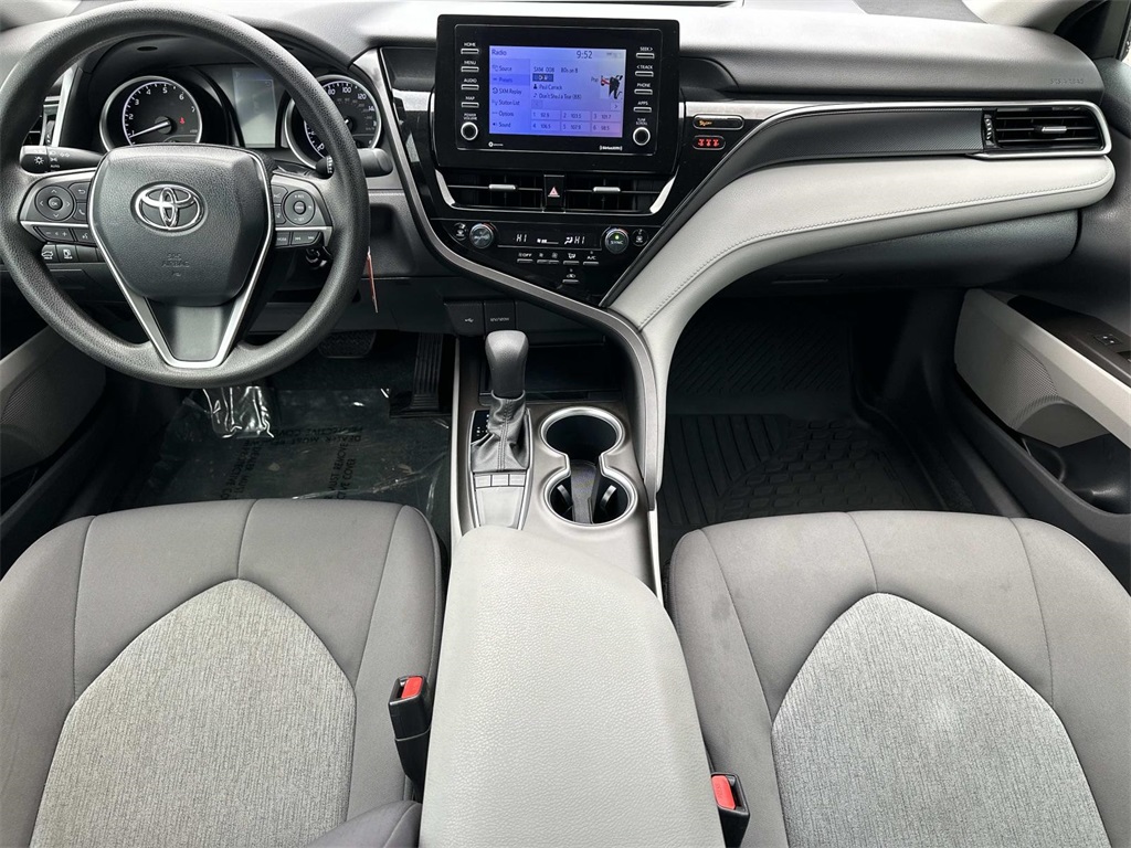 2023 Toyota Camry LE photo 3