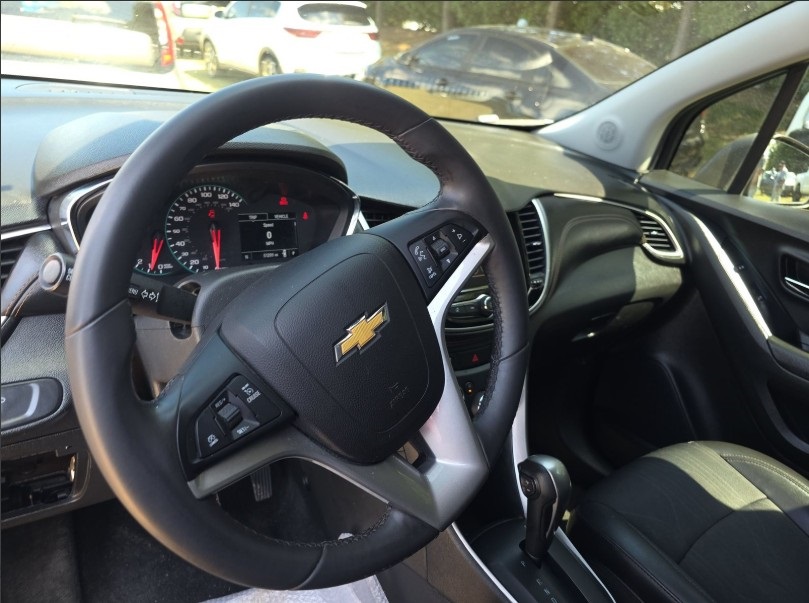2021 Chevrolet Trax LT photo 11