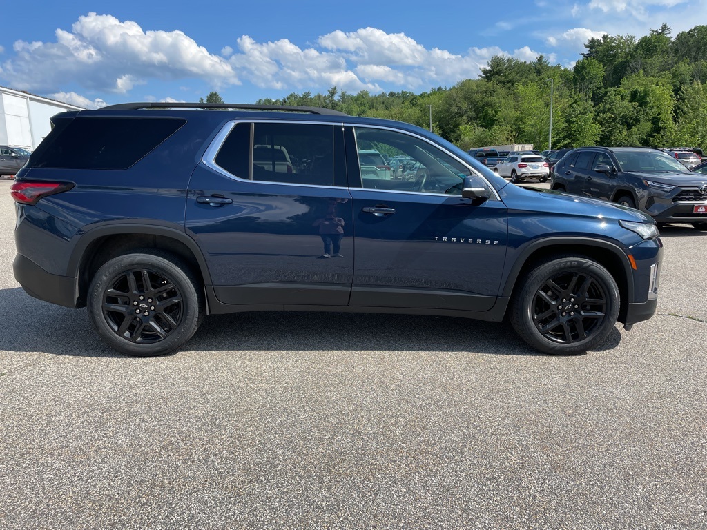 2023 Chevrolet Traverse photo 2