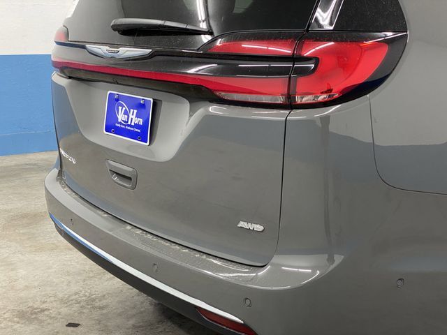 2025 Chrysler Pacifica photo 36