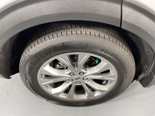 2022 Ford Explorer Limited photo 9