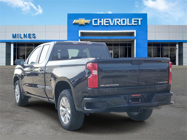 2021 Chevrolet Silverado 1500 Custom photo 3