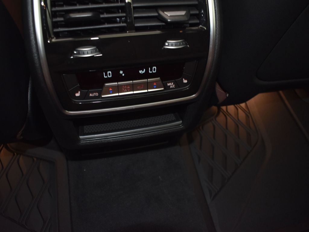 2026 Bmw X5 M60i photo 18