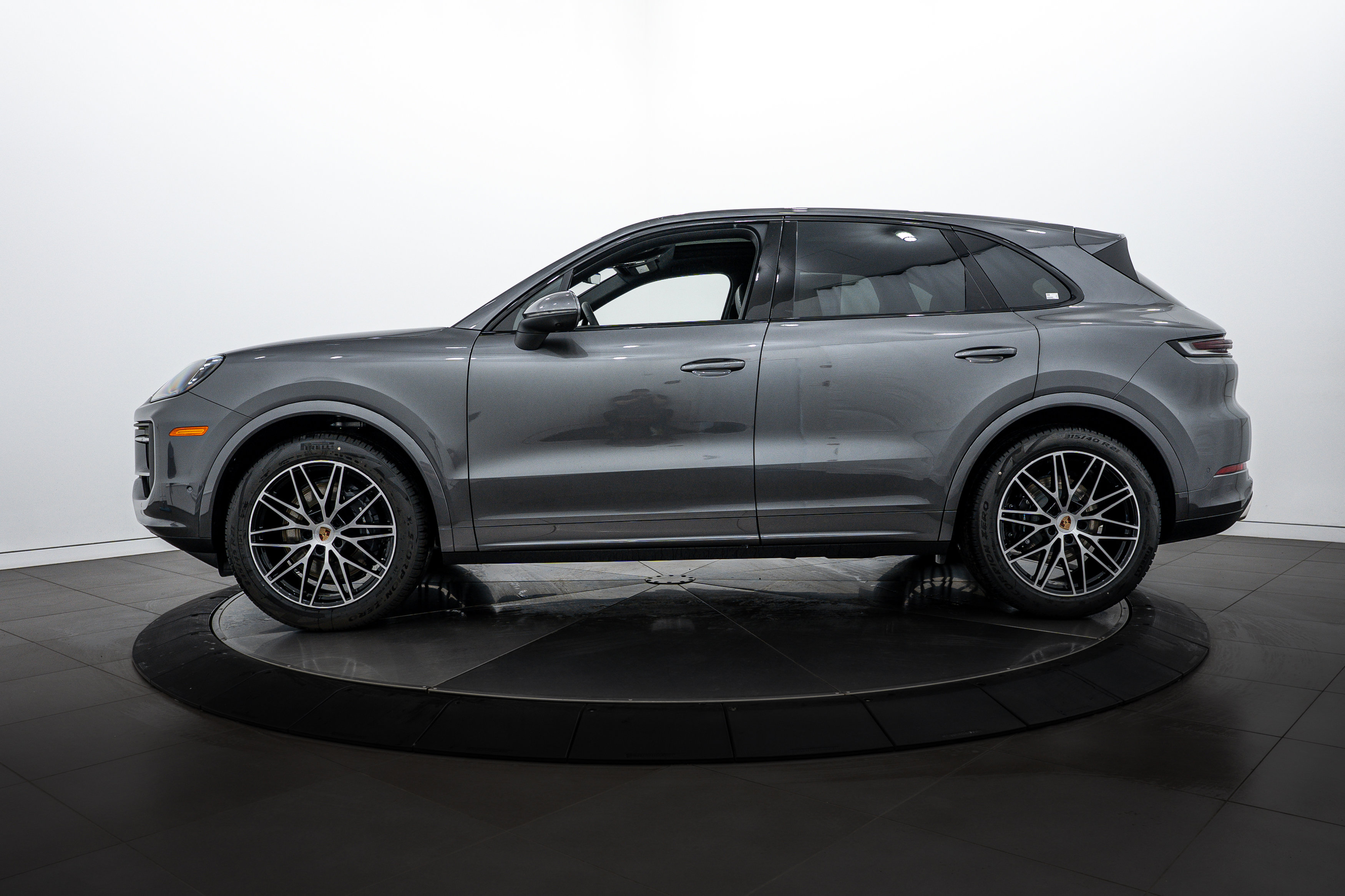 2026 Porsche Cayenne Base photo 2