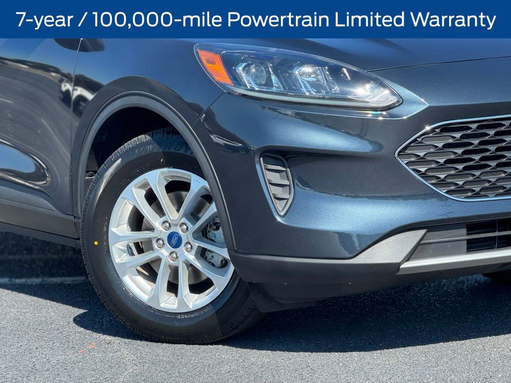 2022 Ford Escape SE photo 2