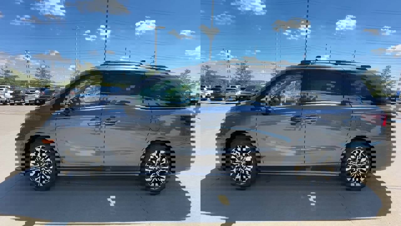 2026 Honda Odyssey Elite photo 5