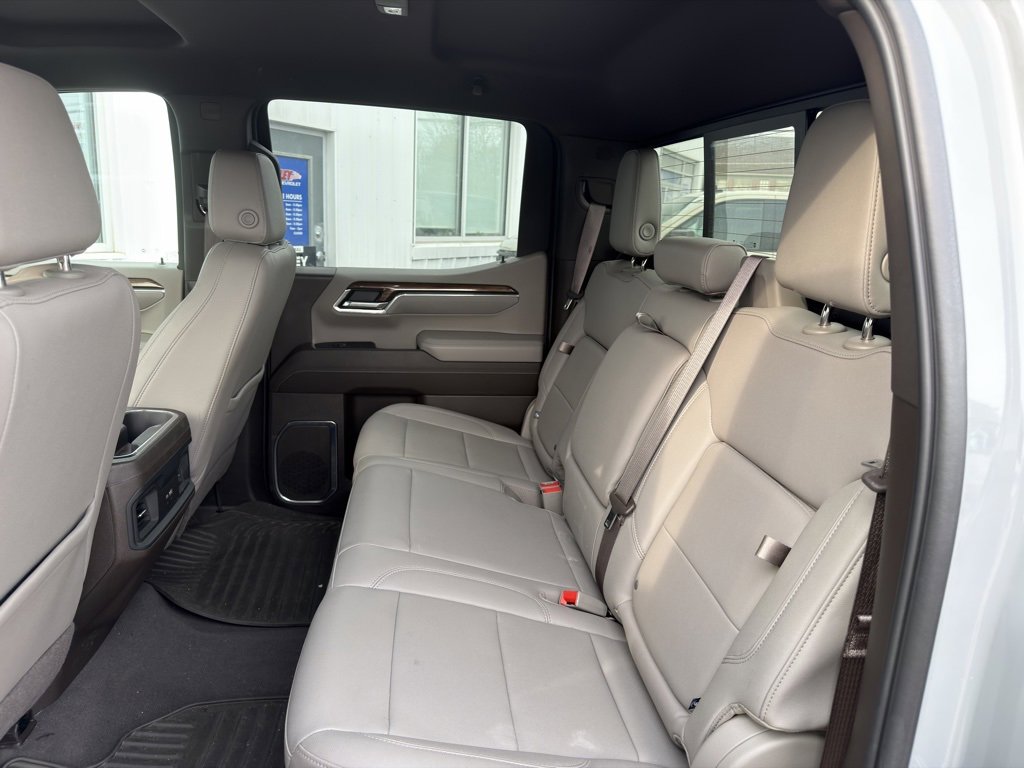 2024 Chevrolet Silverado 1500 LT photo 4