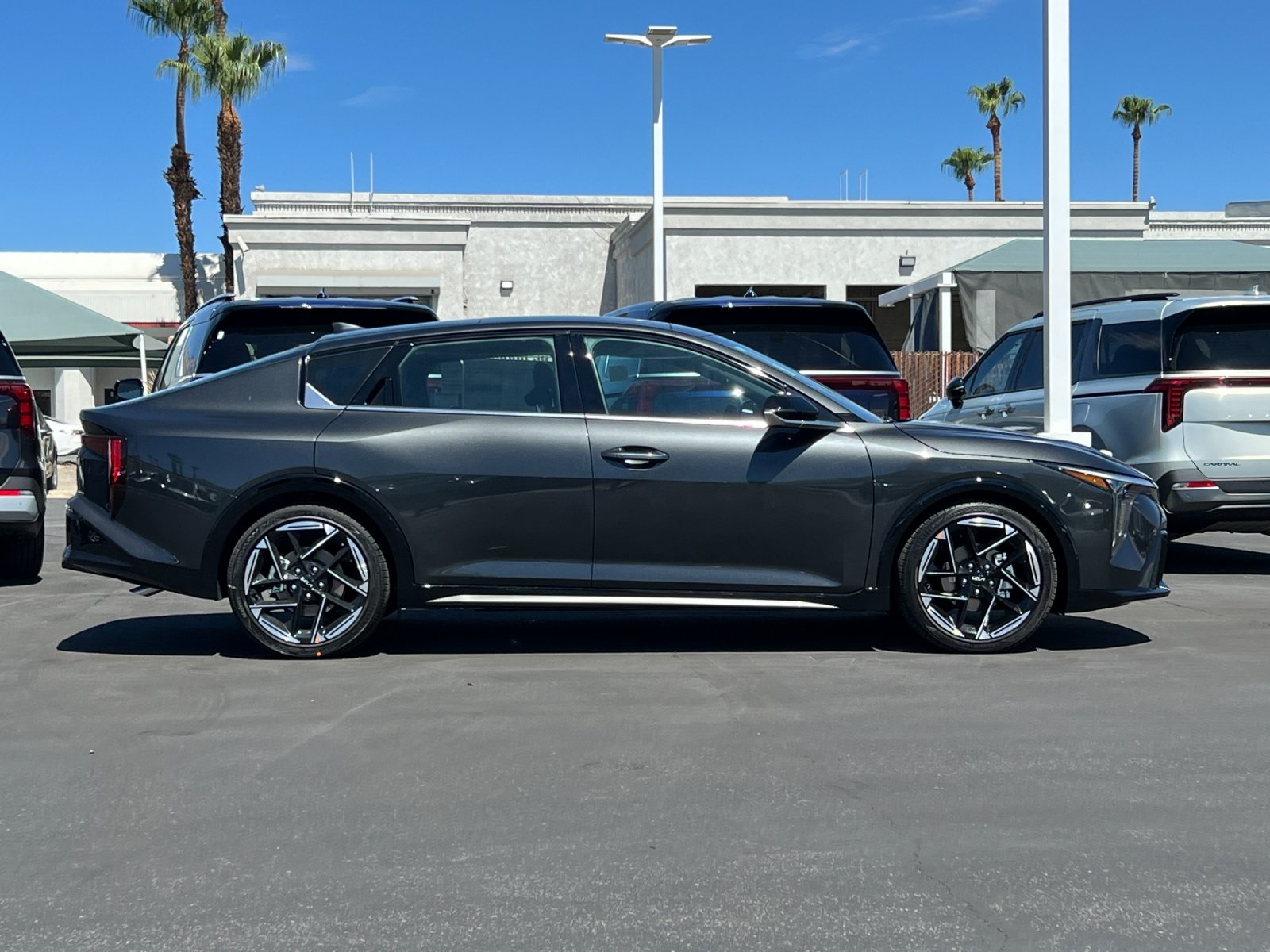 2025 Kia K4 GT-Line photo 2