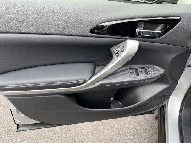 2025 Mitsubishi Eclipse Cross SE photo 6