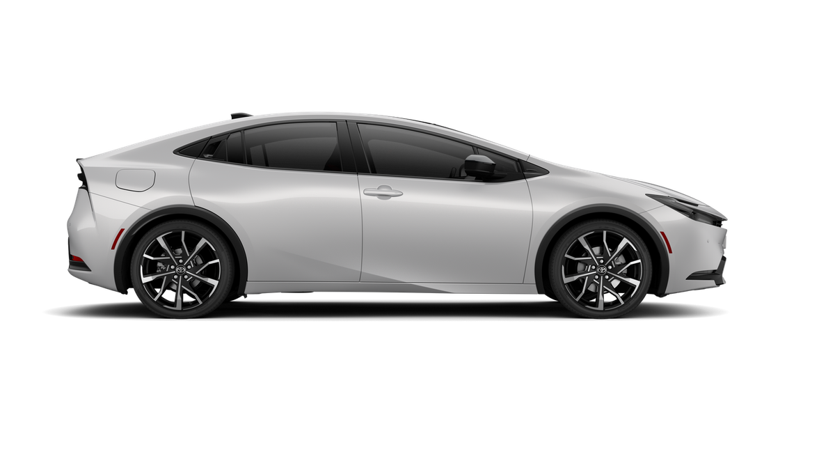 2026 Toyota Prius Plug-in Hybrid XSE photo 12