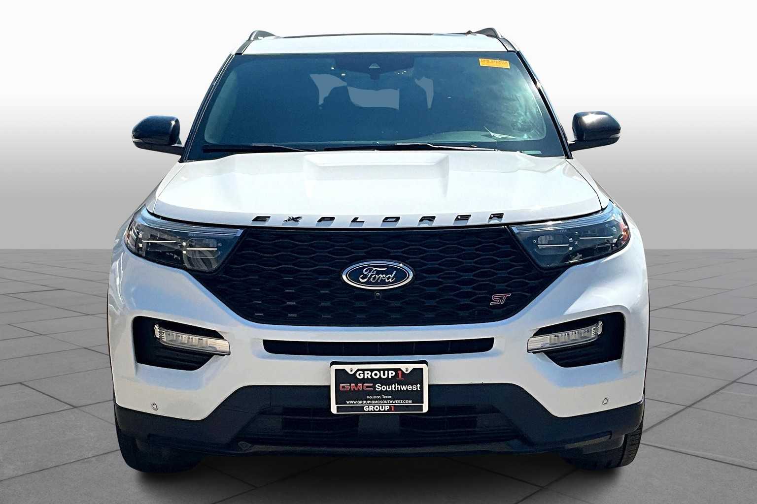 2021 Ford Explorer ST photo 3