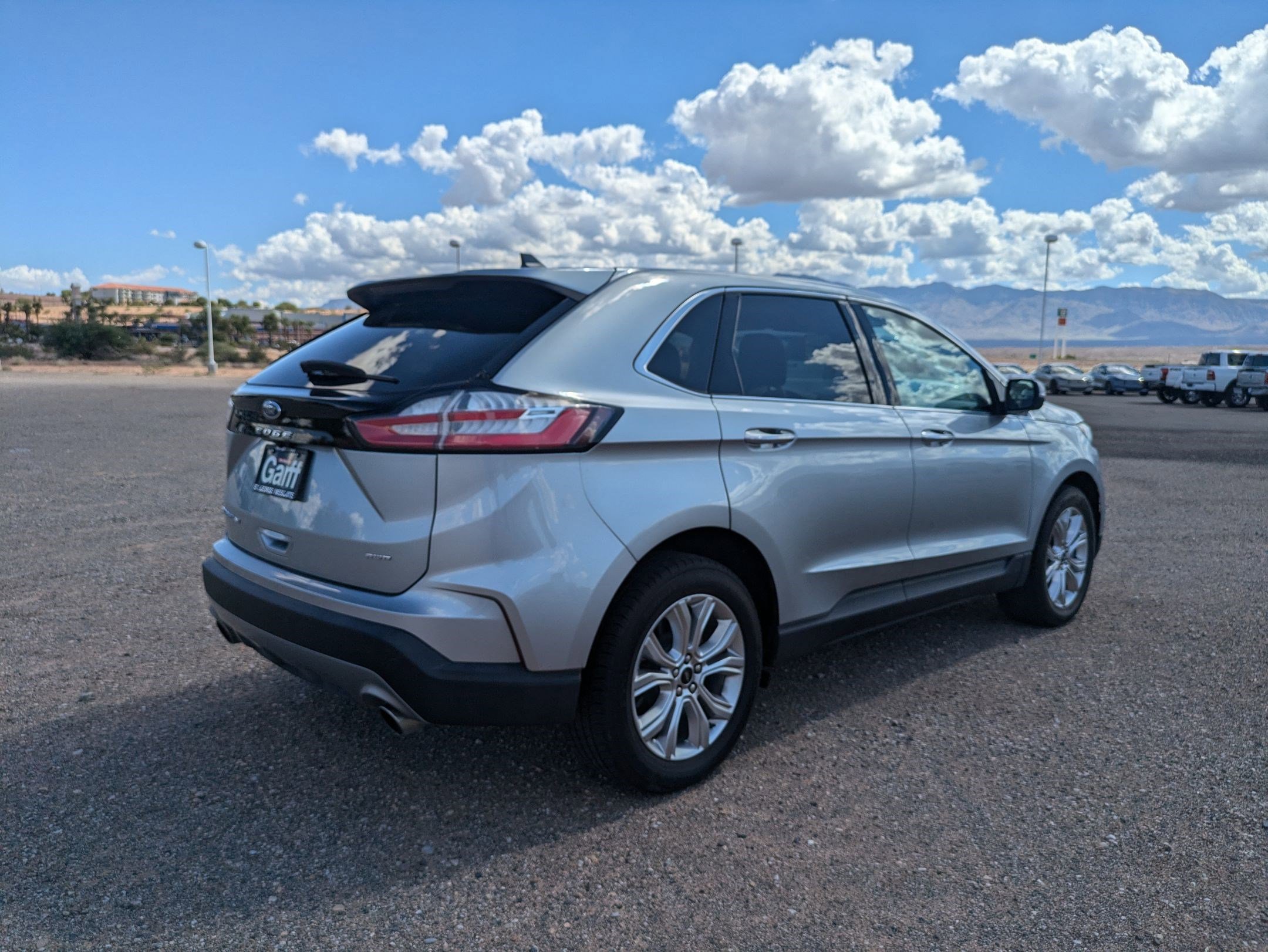 2024 Ford Edge Titanium photo 3
