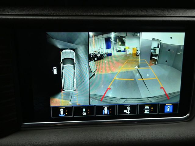 2022 GMC YUKON XL - Image 18