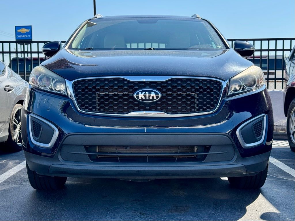 2017 Kia Sorento LX photo 2