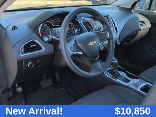 2017 Chevrolet Cruze LT photo 3