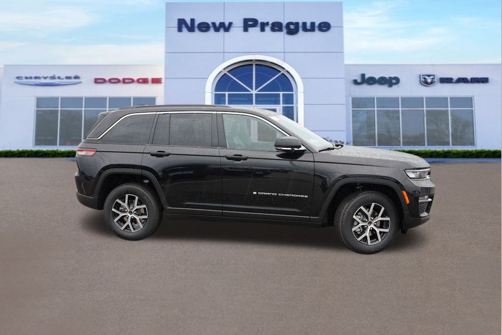 2025 Jeep Grand Cherokee Limited photo 2