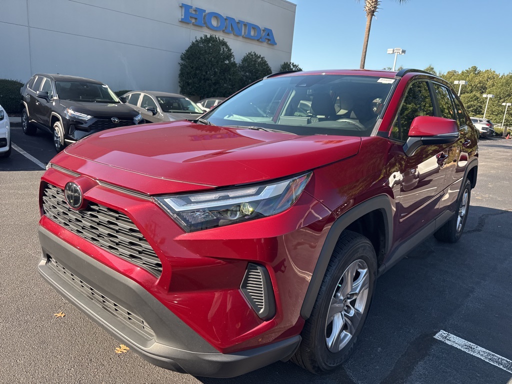 2023 Toyota RAV4 XLE photo 6