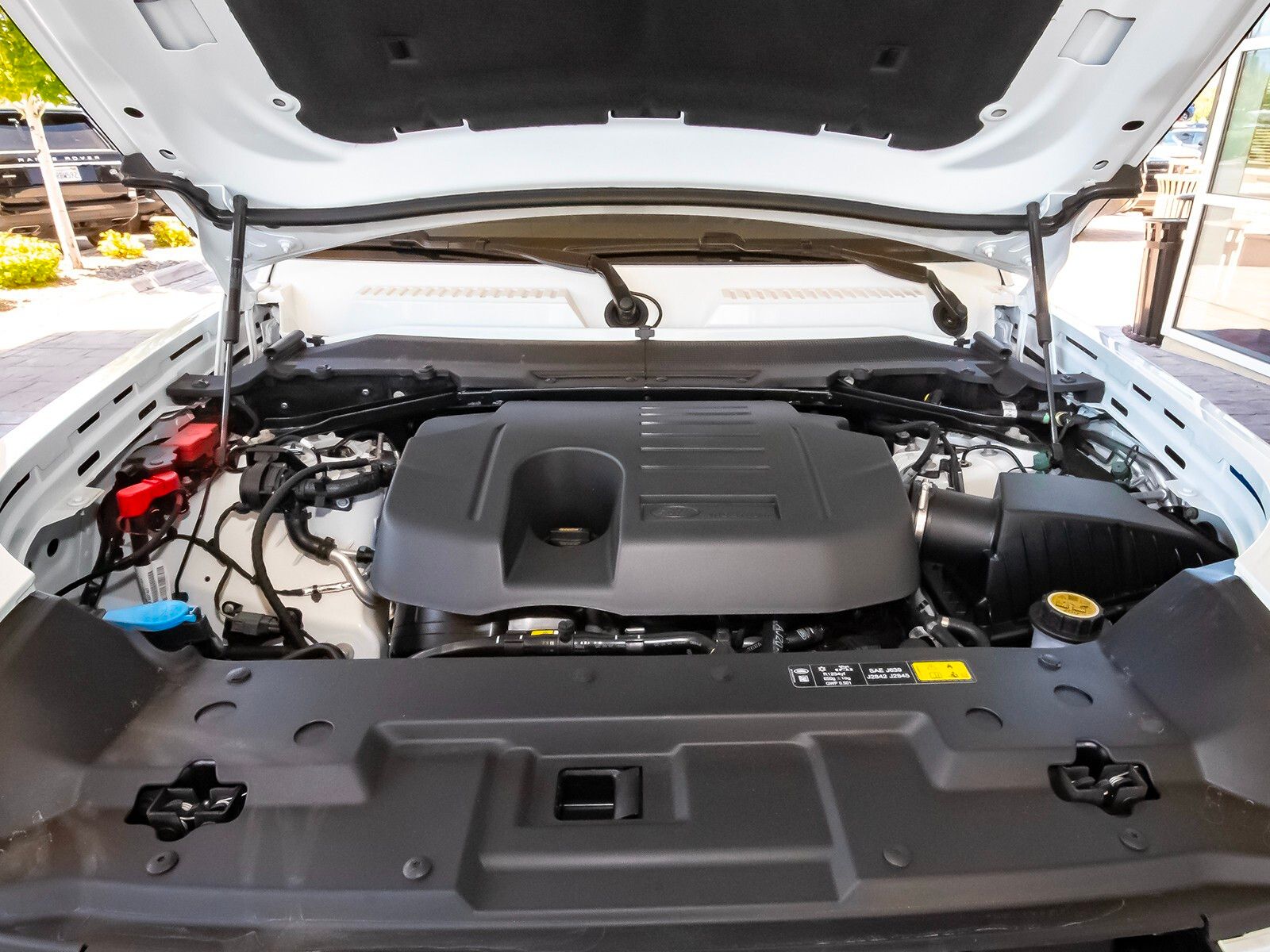 2025 Land Rover Defender 110 X-Dynamic SE photo 48