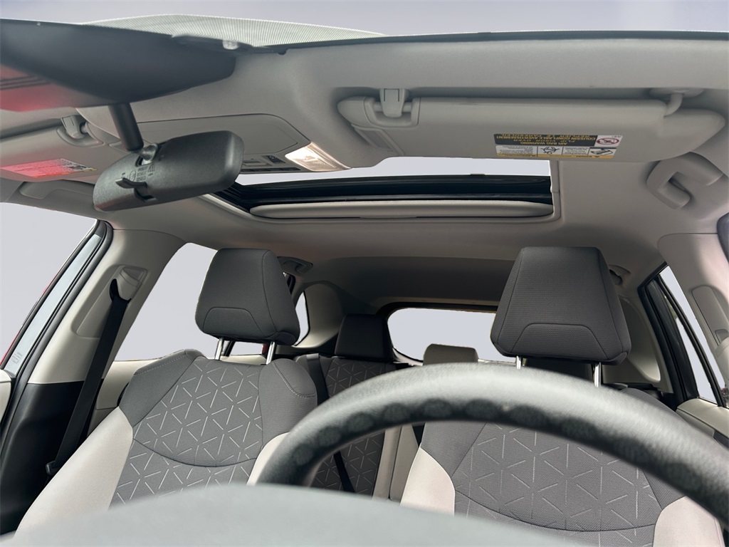 2022 Toyota RAV4 Hybrid XLE photo 15