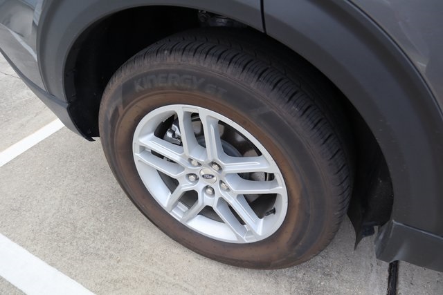 2025 Ford Explorer photo 2