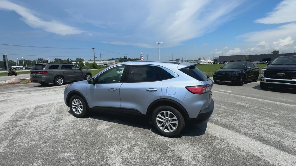 2022 Ford Escape SE photo 6