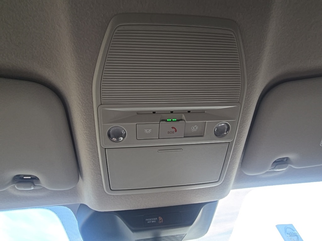 2026 Nissan Kicks SR photo 20