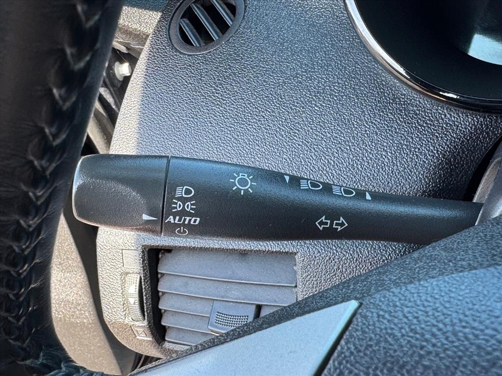 2007 Saturn Sky Base photo 18