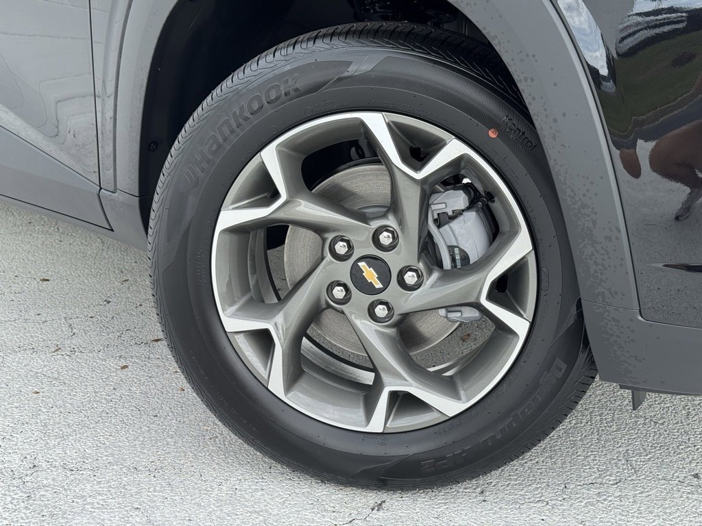 2026 Chevrolet Trax LT photo 2