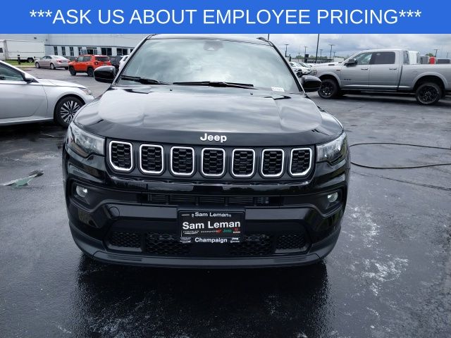 2025 Jeep Compass Latitude photo 4