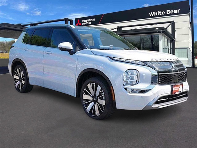 2025 Mitsubishi Outlander SEL's photo