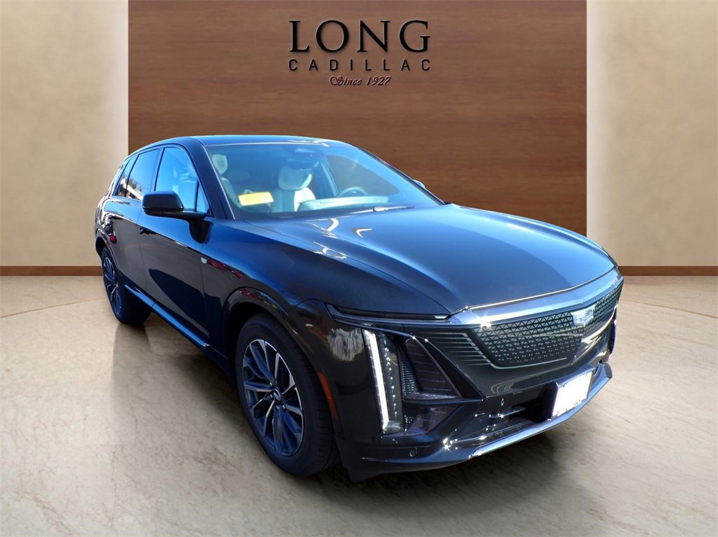 2025 Cadillac Lyriq Sport photo 3
