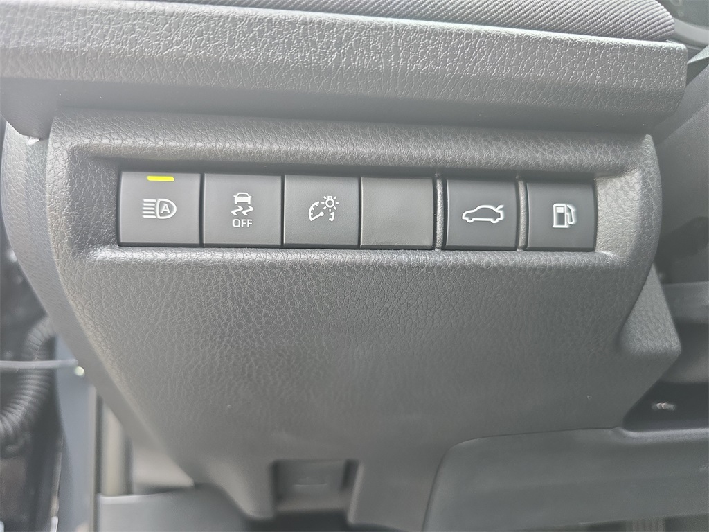 2025 Toyota Camry LE photo 25