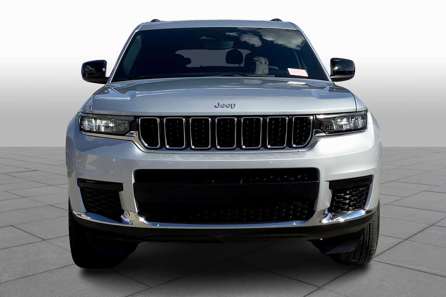 2024 Jeep Grand Cherokee Laredo X photo 2