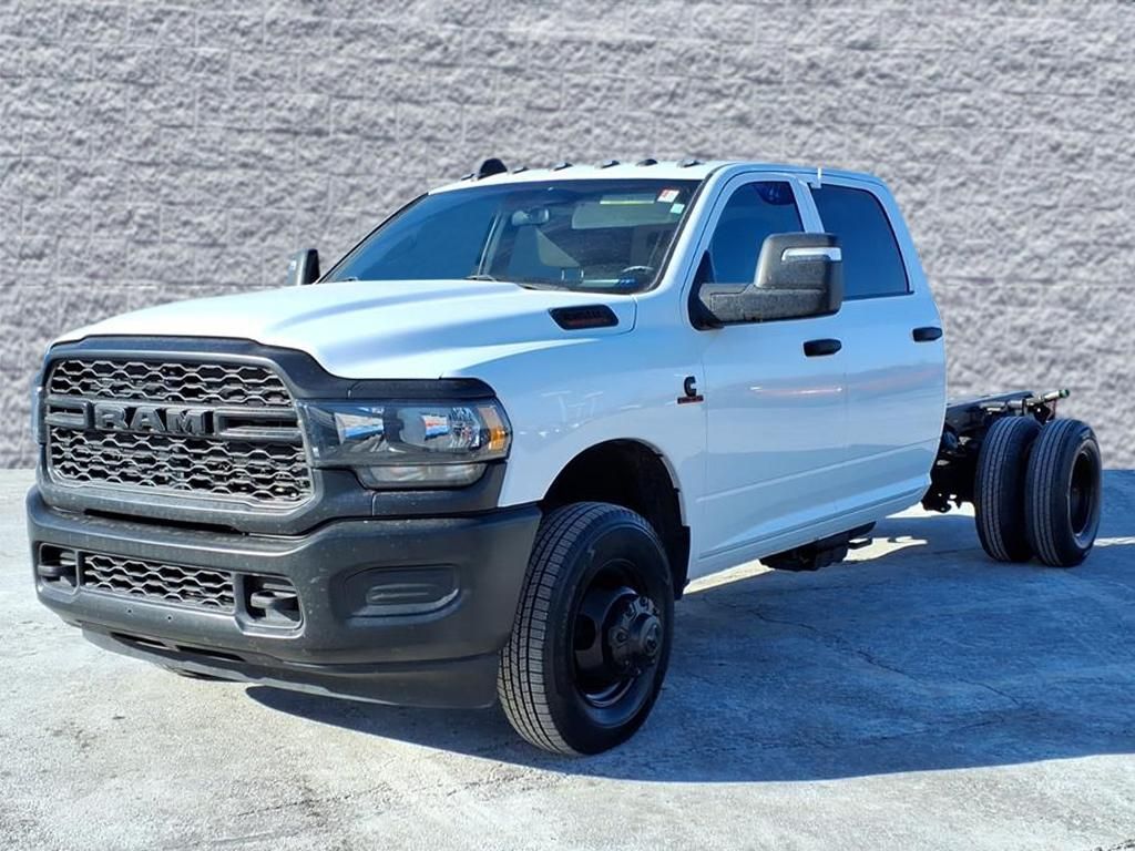 2023 RAM 3500 - Image 3