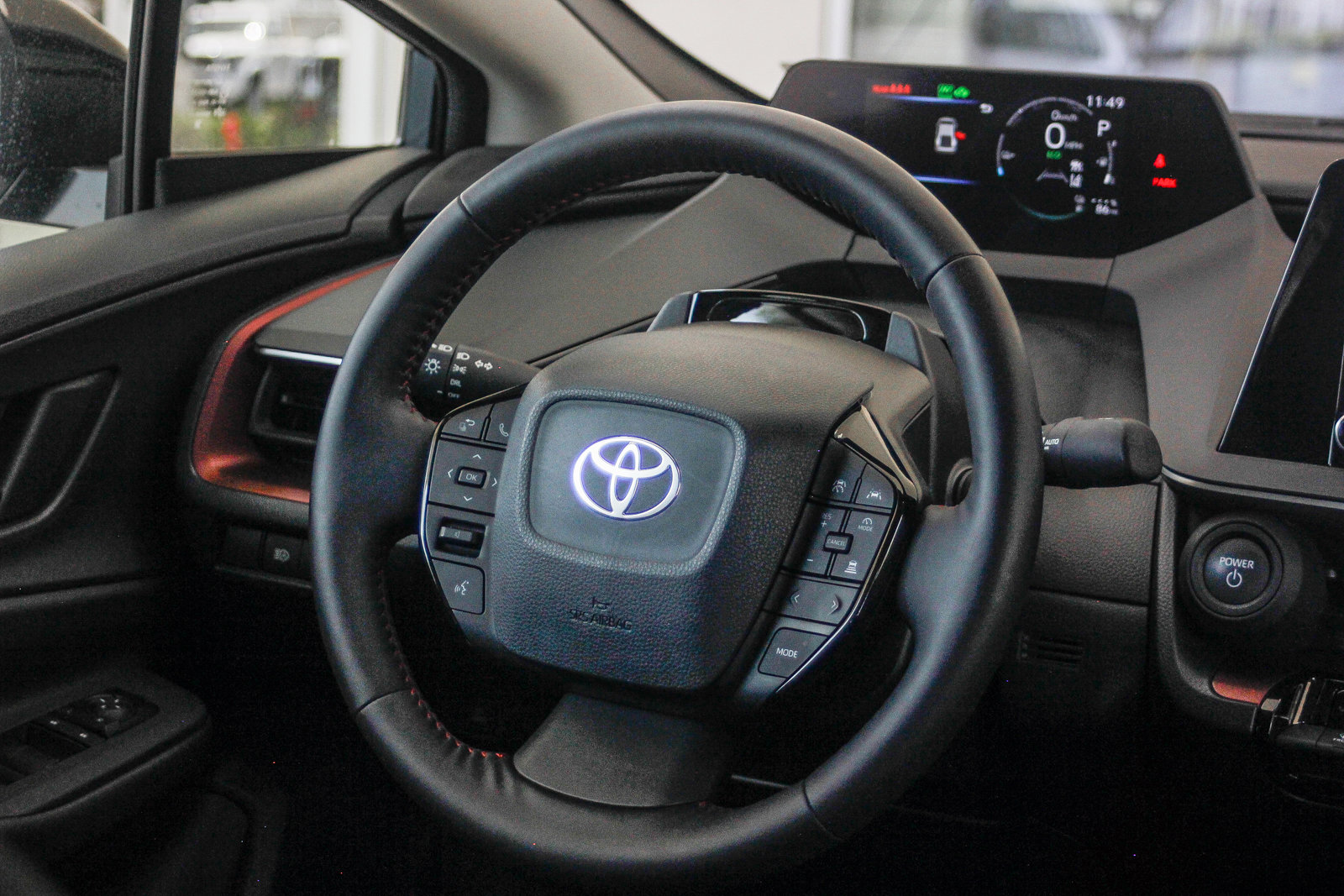 2025 Toyota Prius Plug-in SE photo 14