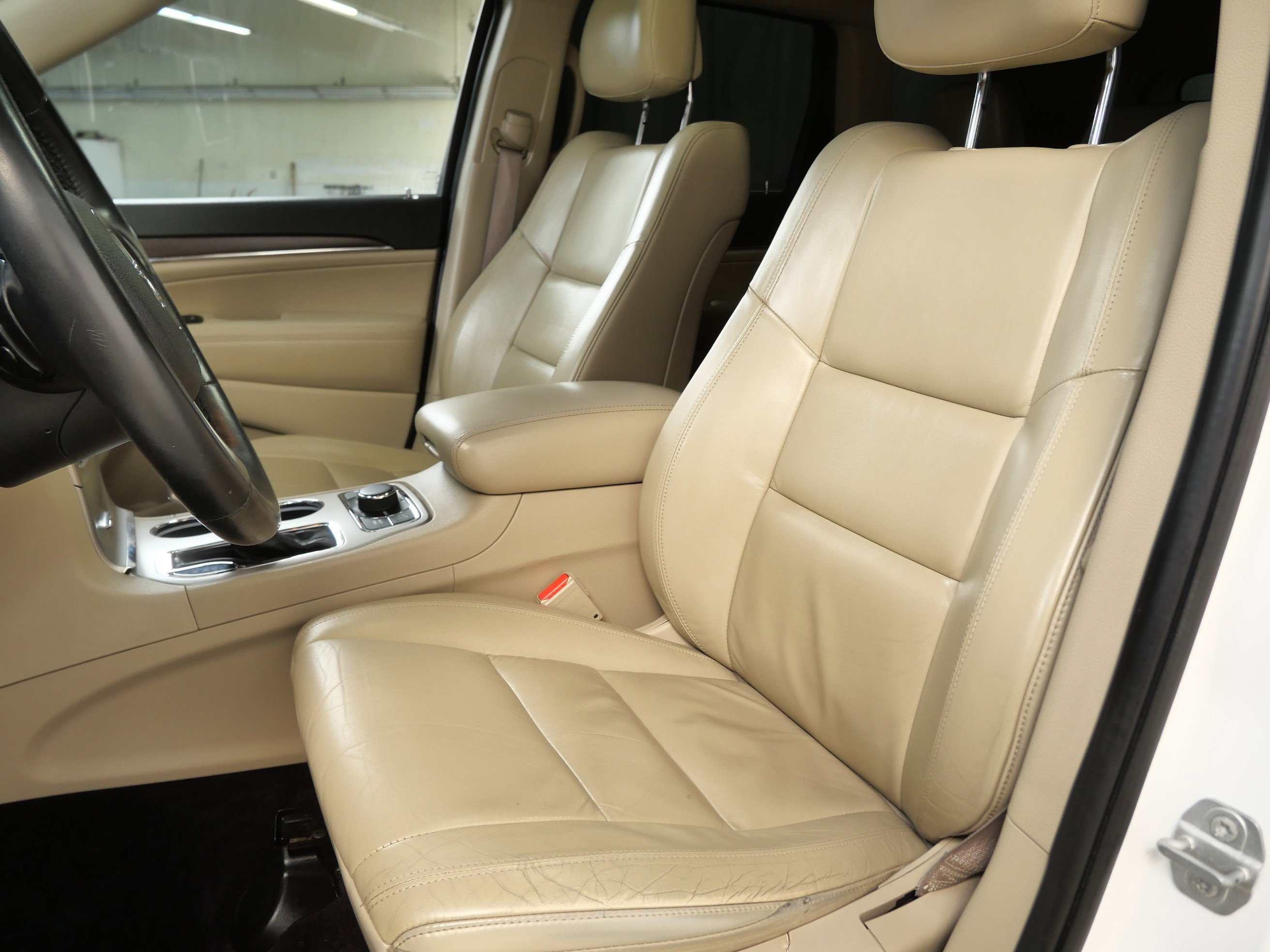 2017 Jeep Grand Cherokee Limited photo 2