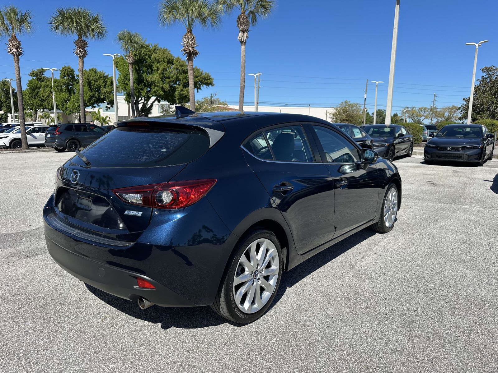 2016 Mazda Mazda3 s Touring photo 3